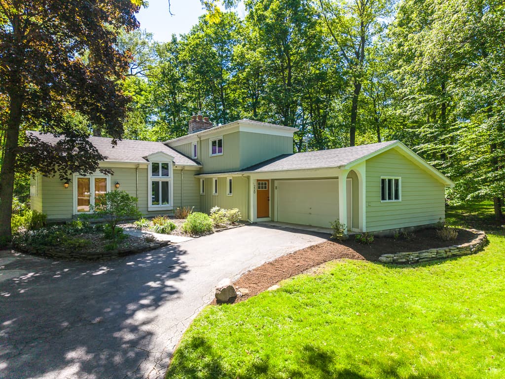 220 Hibiscus Drive, Brighton