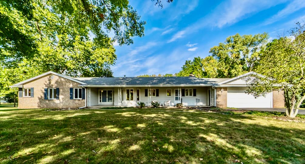 8 Framingham Lane, Pittsford