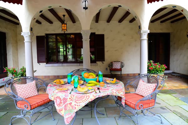 Brighton, Houston Barnard Neighborhood, Tiled veranda with fountain and courtyard