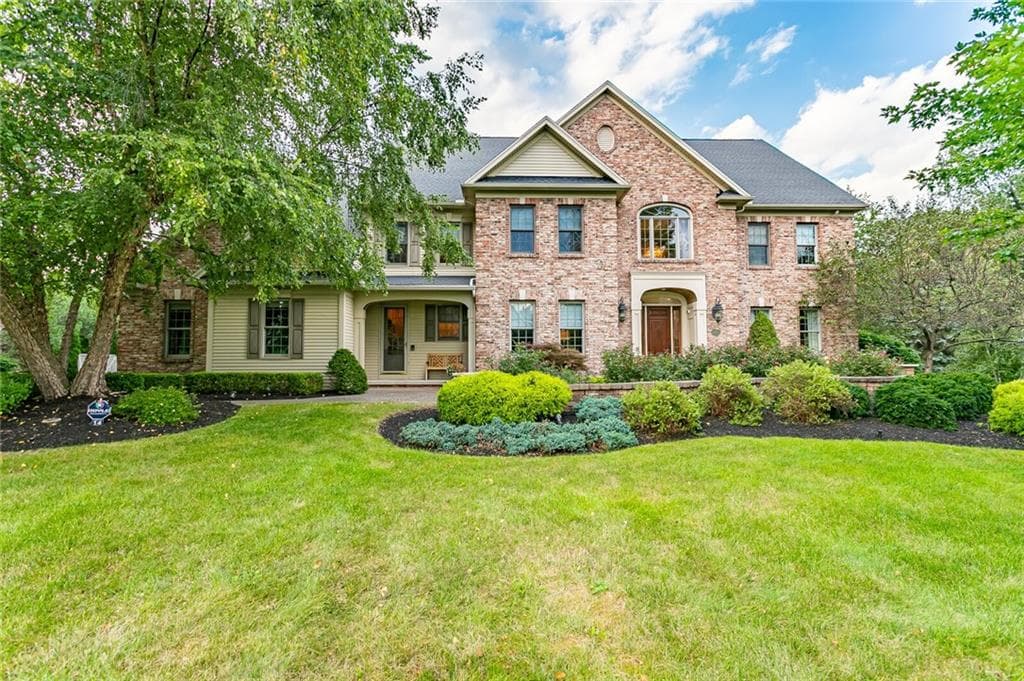 14 Thomas Grove, Pittsford