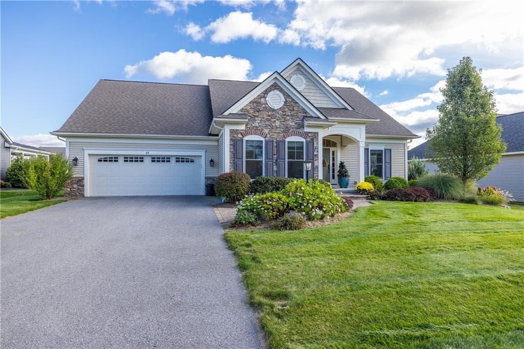 11 Coventry Ridge, Pittsford