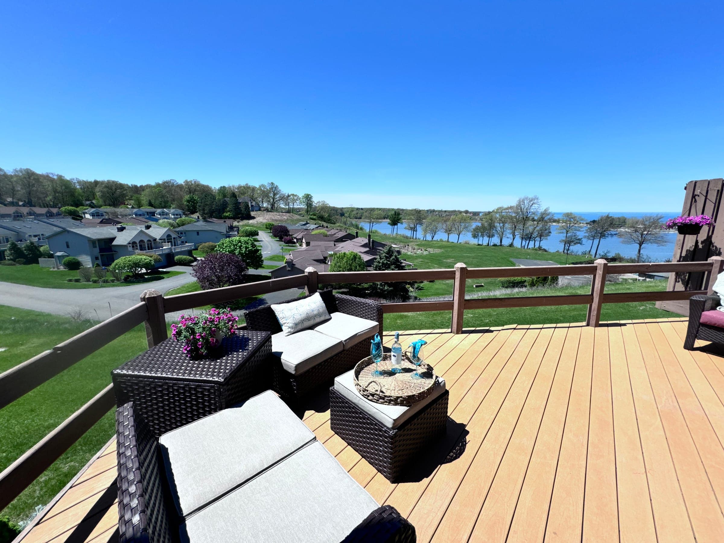 742 Mariner Circle, Webster