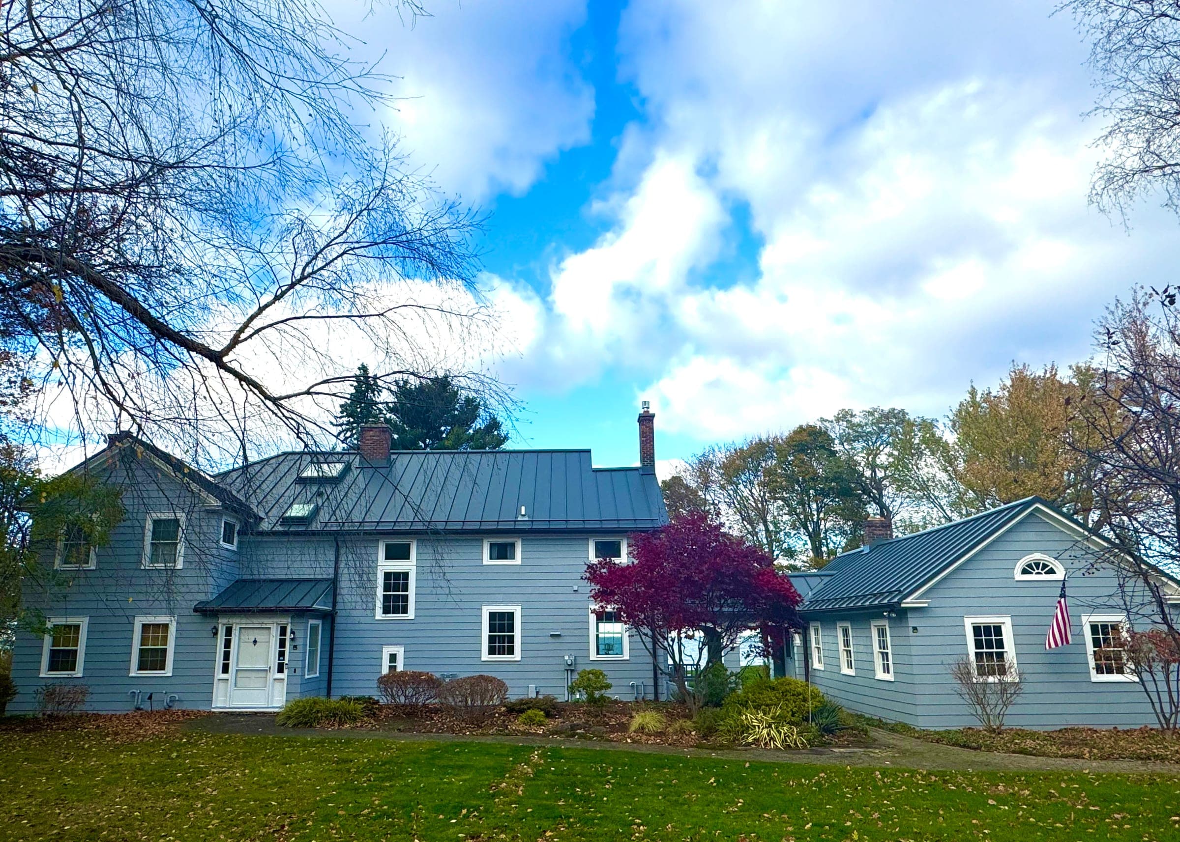 910 Lake Road, Webster