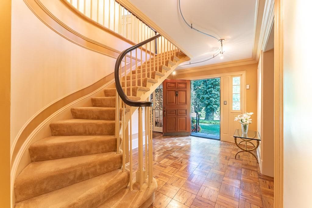 28 San Rafael Drive, photo 2