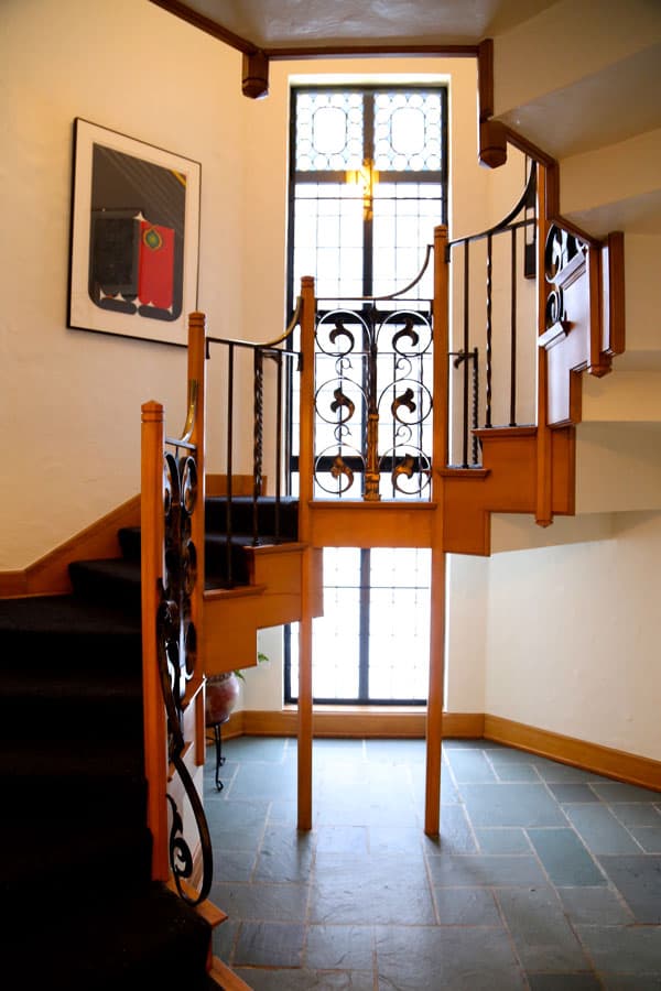 Brighton, NY – Houston Barnard – Wow staircase!