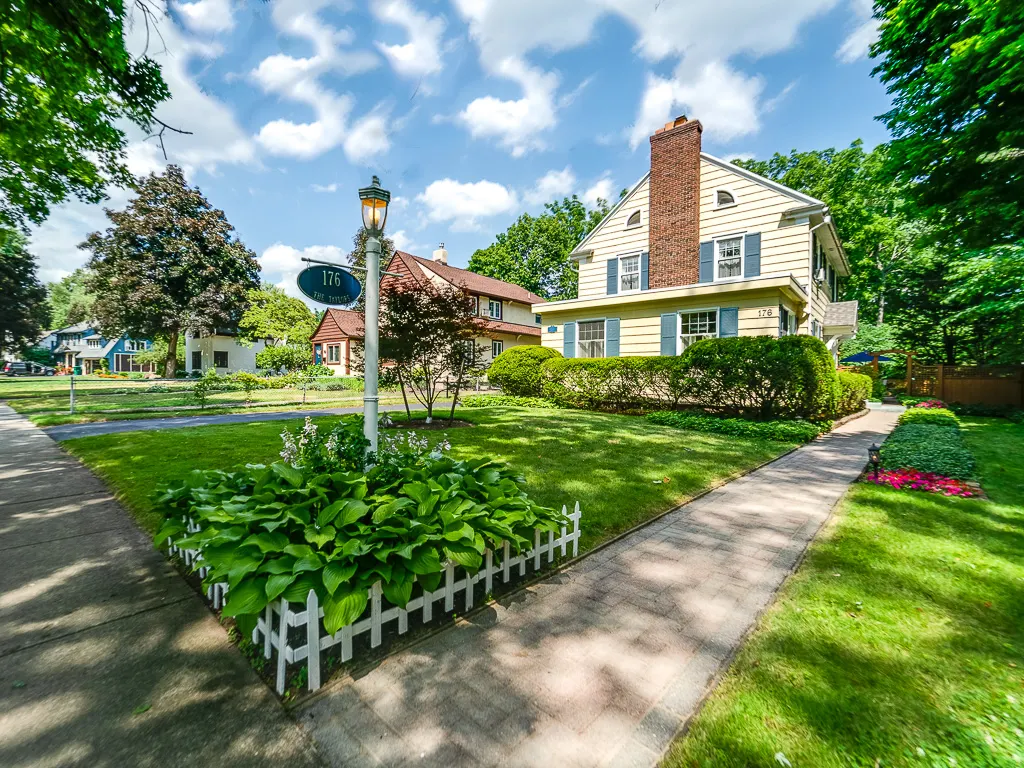 176 Greenaway Drive, Brighton