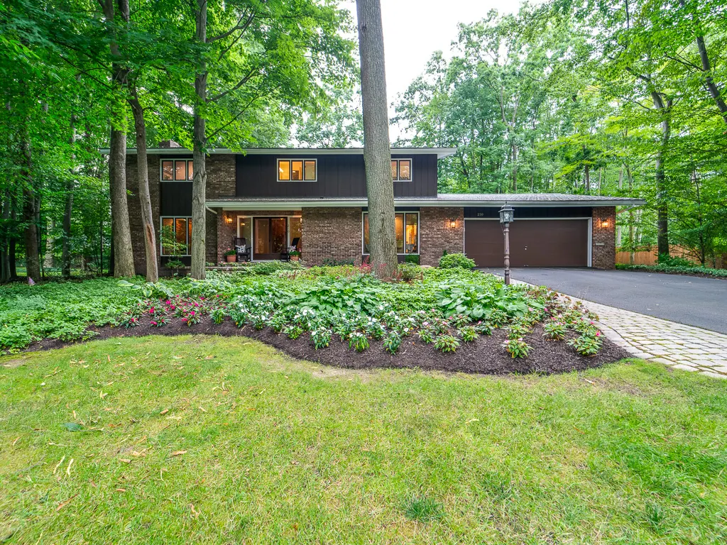 210 Hibiscus Drive, Brighton