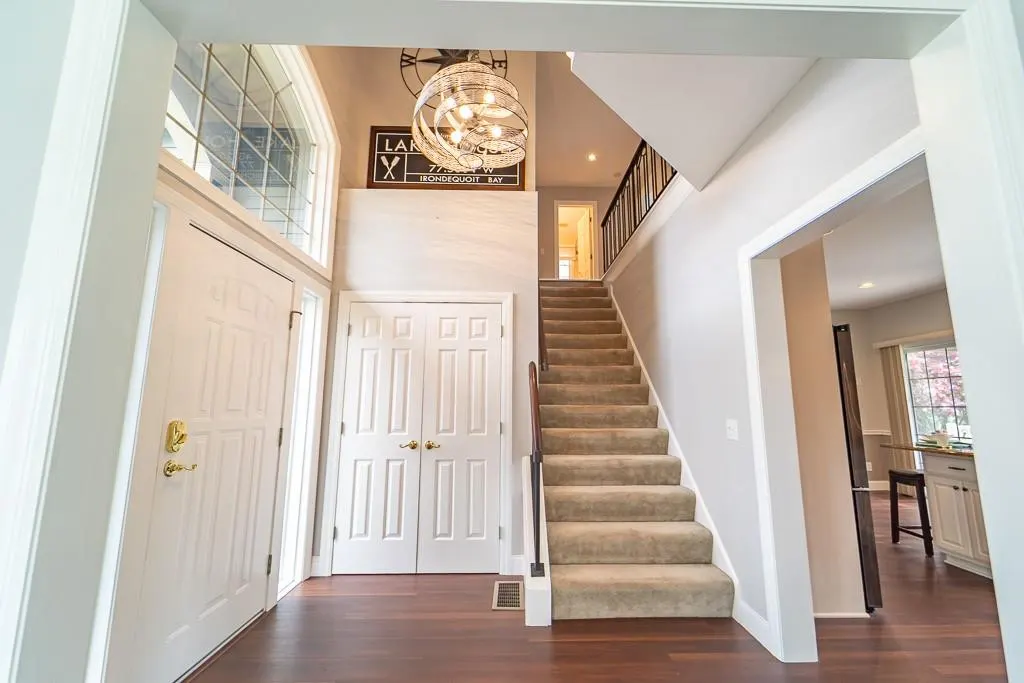 721 Mariner Circle, photo 2